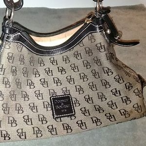 Dooney &bourke purse